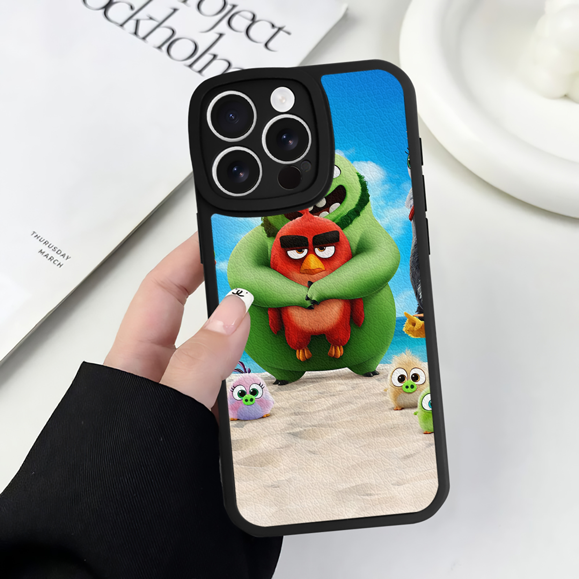 （画像用） Angry Birds アングリーバード 【iPhone 16シリーズ対応】シリコンスマホケース（レザー調） 材質：シリコン